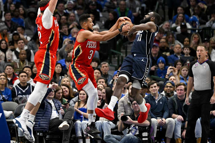 CJ McCollum Defends
